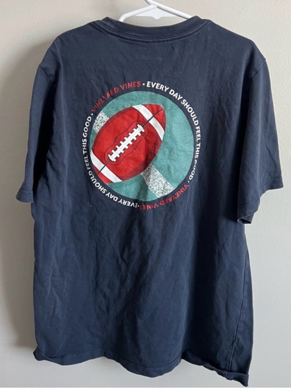Vineyard vines boys size large tshirt